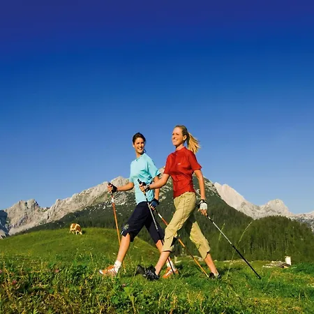 In Near Slopes, Cleaning Included Alpehytte *